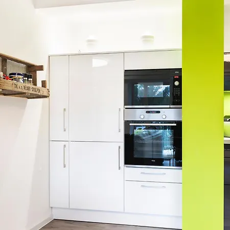 Apartment Prora - Familienfreundliche Ferienwohnung mit Balkon, Meerblick, Gemeinschaftssauna und Elektrogrill - Have a nice Day